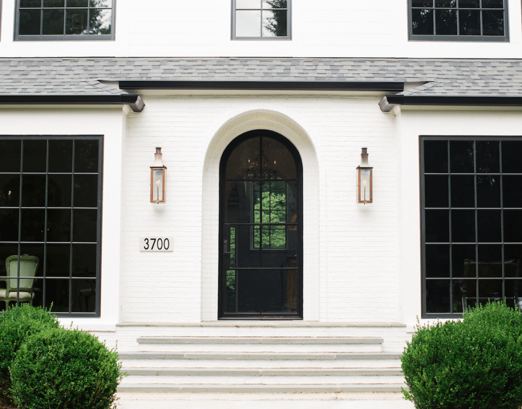 Round arch on modern iron door