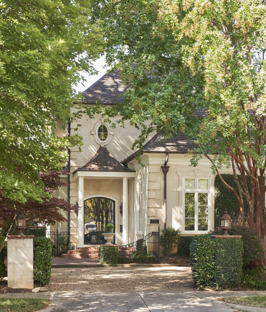 decorating front door ideas feature image